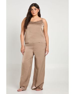Boohoo Plus Cami And Trouser Pyjama Set - Natural