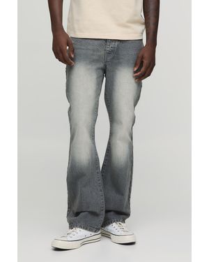 BoohooMAN Basic Flared Fit Jeans - Grey