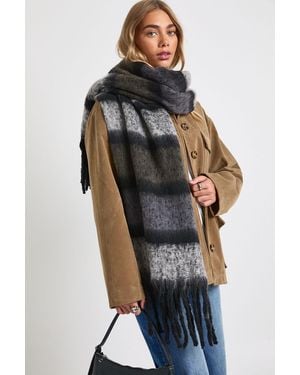 Boohoo Oversized Stripe Tassel Fluffy Scarf - Black