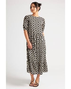 Urban Bliss Pattern Geometric Smock Dress - White