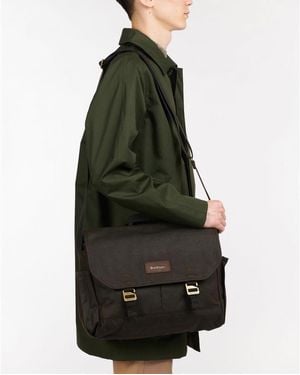Barbour Essential Wax Messenger Bag - Green