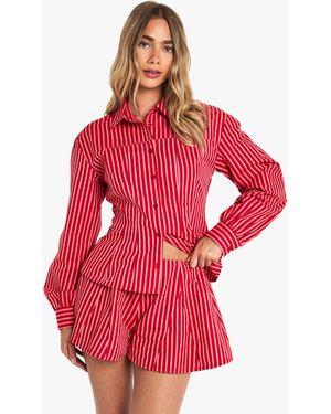 Boohoo Stripe Pleated Flippy Short - Red
