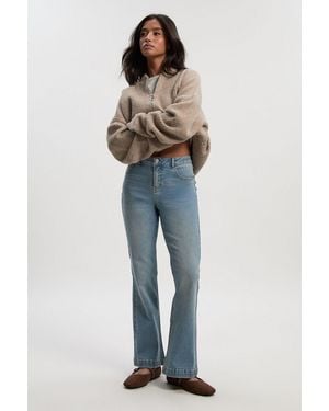 Boohoo Petite Mid Rise Y2K Bootcut Jean - Blue