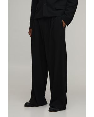 BoohooMAN Tailored Pleat Front Wide Fit Suit Trousers - Black