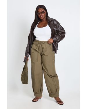 Boohoo Plus Relaxed Cargo Trouser - Green