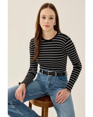 Hiccup Slim Fit Crew Neck Basic Top - Black