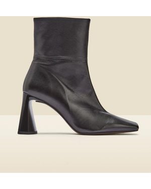 Sosandar Nova Leather Square Toe Interest Heel Ankle Boot - Black