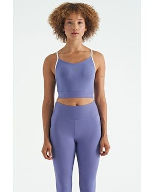 TOMMY LIFE Fitted Sleeveless Crop Sports Top - Blue