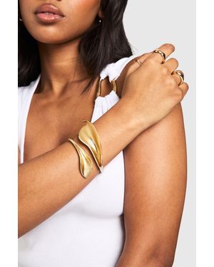 Boohoo Brushed Detail Petal Statement Bangle - Metallic