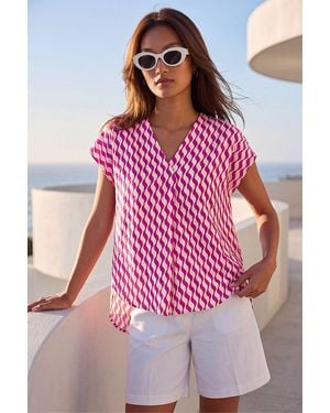 Roman Wave Stripe Print V-Neck Top - Pink