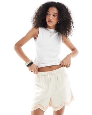 Native Youth Beach Embroidered Scallop Edge Shorts - White