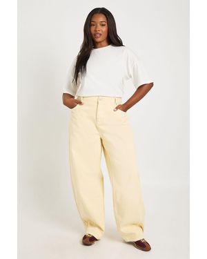 Boohoo Plus Mid Waist Twisted Seam Barrel Leg Jean - Natural