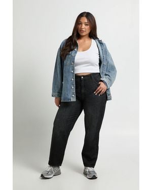 Boohoo Plus Basics High Waist Mom Jean - Blue