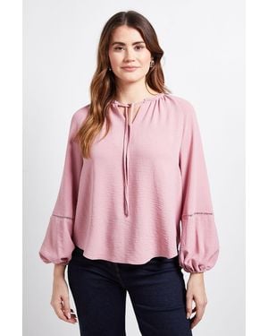 Wallis Scallop Trim Gathered Raglan Top - Pink