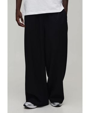 BoohooMAN Extreme Wide Leg Pleated Jogger - Black
