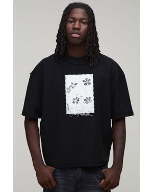 BoohooMAN Oversized Boxy Floral Chest Print Exposed Seam T-Shirt - Black