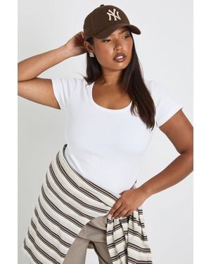 Boohoo Plus Basic Rib Scoop Neck Fitted Short Sleeve Top - White