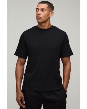 BoohooMAN Essential Regular Fit Waffle T-Shirt - Black