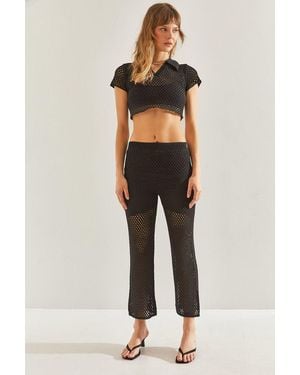 Bianco Lucci Textured Knit Crop Top And Flared Trousers Set - Black