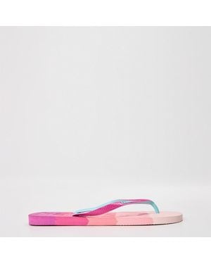 Havaianas Logomania Gradient Patterned Flip Flops - Pink
