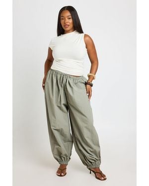 Boohoo Plus Nylon Balloon Barrel - Green