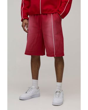 BoohooMAN Baggy Fit Spray Wash Piping Jersey Short - Red