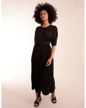 Blue Vanilla Pleated Dress With Belt - Black