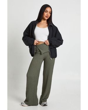 Boohoo Textured Tie Wrap Waist Straight Leg Trouser - Green