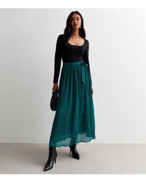 Gini London Pleated Belt Detail Midi Skirt - Green