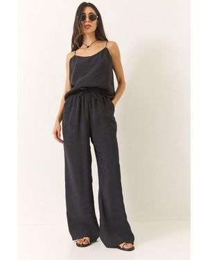 Bianco Lucci Sleeveless Camisole And Wide-Leg Trousers Coord Set - Blue