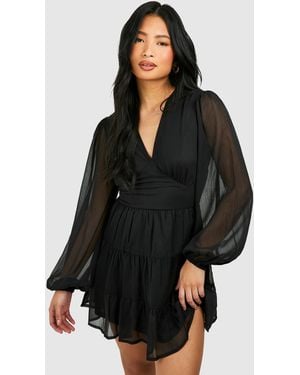 Boohoo Petite Tiered Crinkle Chiffon Smock Dress - Black