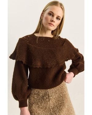 Bianco Lucci Ribbed Boat Neck Thick Jumper With Frilly Detail - Brown