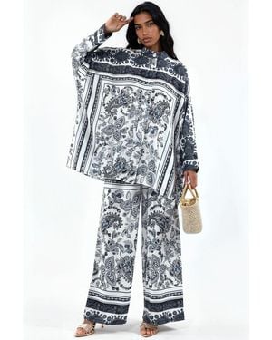 Msn-Collection Patterned V-Neck Blouse And Wide-Leg Trousers Set - Blue