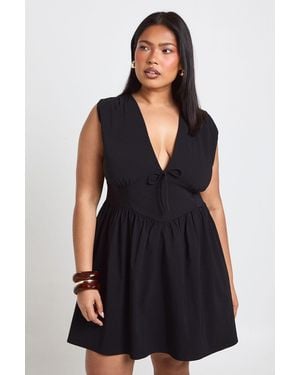 Boohoo Plus Bengaline Plunge Skater Dress - Black