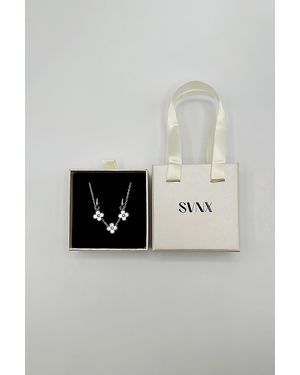 SVNX Mini Clover Necklace & Hoop Earrings - Metallic