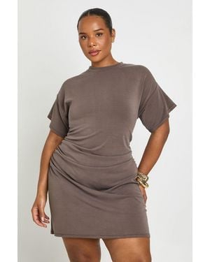Boohoo Plus Ruched Waist T-Shirt Dress - Brown