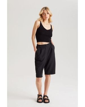 Urban Bliss Tailored Bermuda Short - Black