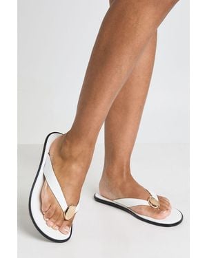 Boohoo Hardware Detail Flip Flops - White