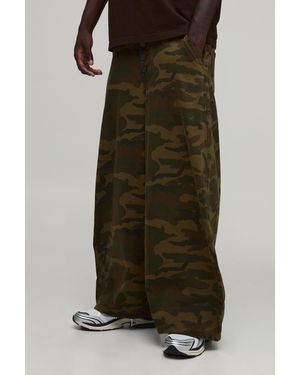 BoohooMAN Barrell Leg Camo Button Fly Trousers - Green