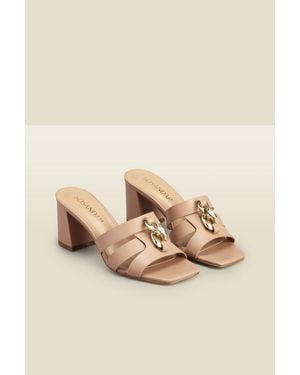 Sosandar Leia Leather Block Heel Chain Detail Mules - Natural