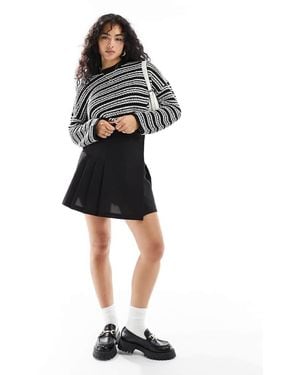 ASOS Cropped Crew Neck Stitch Jumper - Black