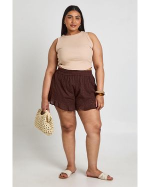 Boohoo Plus Broiderie Elasticated Waist Flippy Short - Brown
