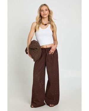 Boohoo Petite Broderie Low Rise Wide Leg Trouser - Brown