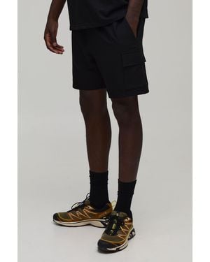 BoohooMAN Slim Fit Elasticated Technical Stretch Cargo Shorts - Black