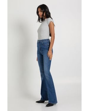 Boohoo Tall High Waist Booty Lifting Flared Jean - Blue