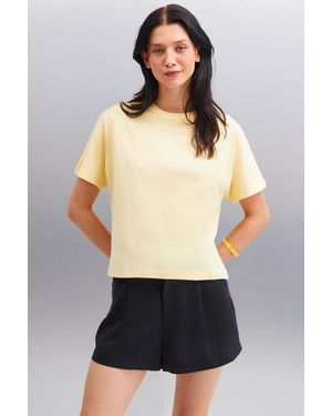 Grimelange Crew Neck Short Sleeve T-Shirt - Yellow