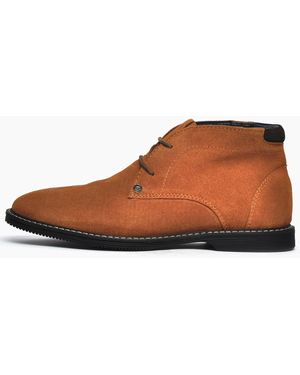 Duck and Cover Chuckwall Suede - Brown