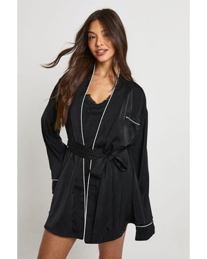 Boohoo Bridal 'Bridesmaid' Satin Embroidered Short Robe - Black