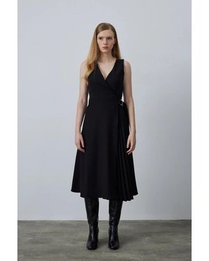 GUSTO Pleated Long Wrap Dress - White