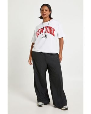 Boohoo Plus Nylon Pleat Detail Cargo Trousers - White